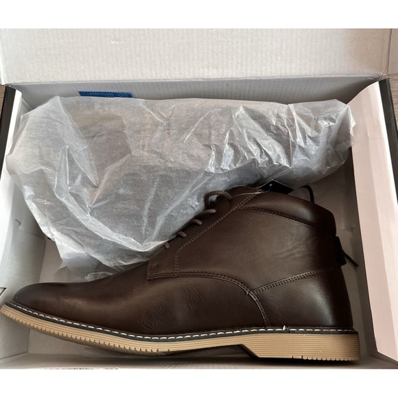 ? Men\'s London Fog Brown Leather Chukka
Boots With Memory Foam main image 14